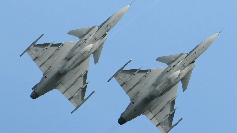 Övar mörkerflygning med JAS 39 Gripen. 