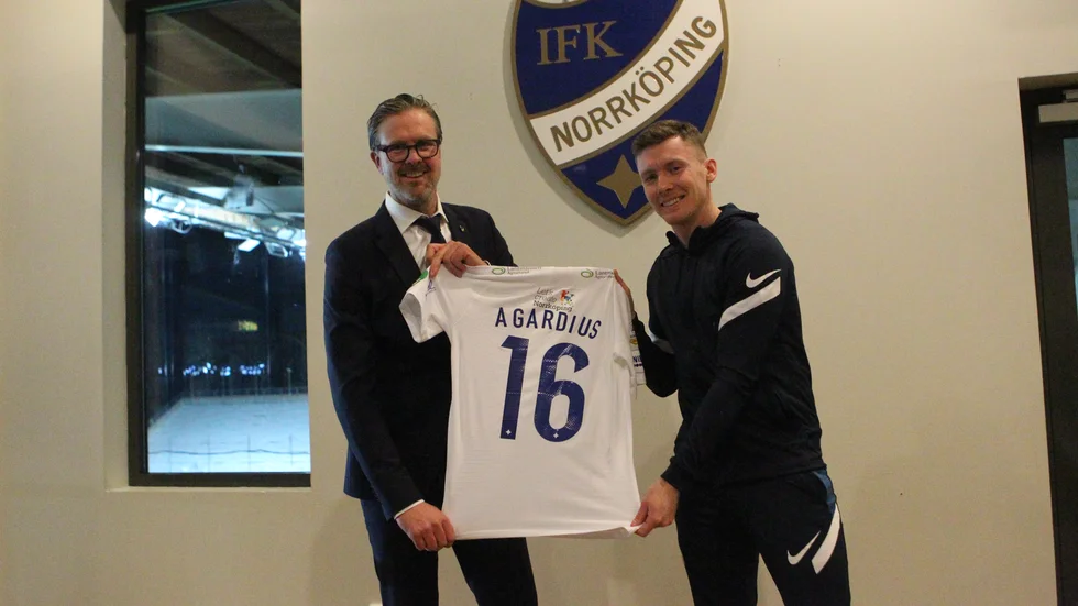 Rikard Norling och Viktor Agardius var två belåtna herrar under presentationen.
