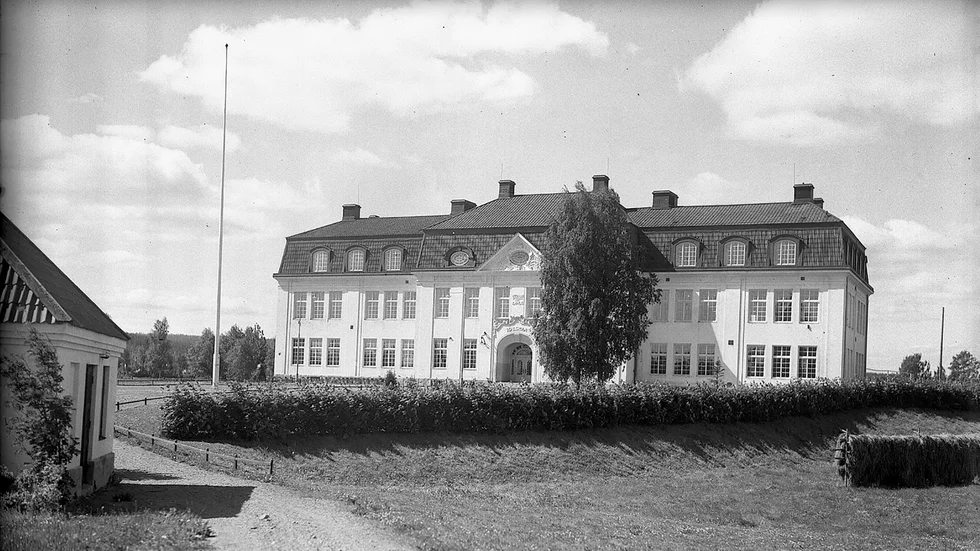 Här syns en tidig bild på Nordanåbyggnaden, som byggdes 1916. I Skellefteå museums samlingsdatabas finns ett stort bildarkiv, och det är där dessa bilder har hämtats. 