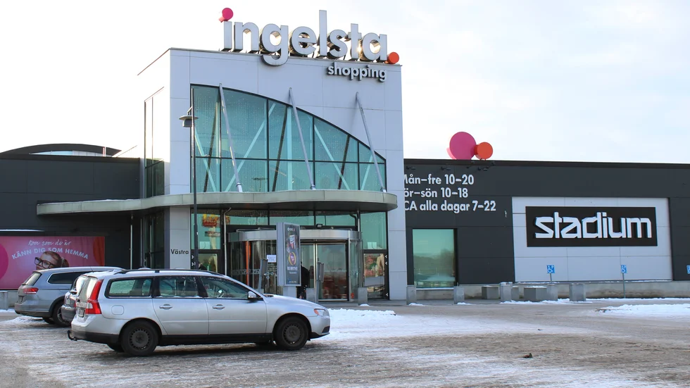 Det blir Coop som tar över Ica Maxis lokal i Ingelsta Shopping.  Till julen 2024 öppnar nya Stora Coop Ingelsta här.