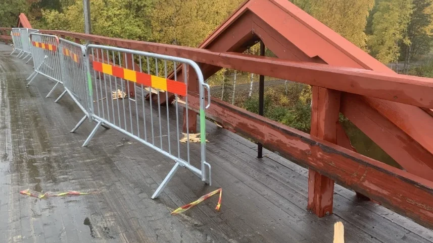 Lejonströmsbron kan öppna igen i slutet av veckan om allt går enligt planerna.