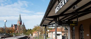 Tågvagn nersprejad med silverfärg