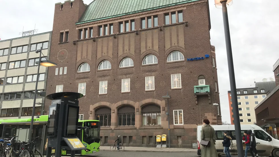 Fastighetsbolaget Bergsporten får inte bygglov för att anpassa lokalerna i Telegrafhuset till gymnasieskola.