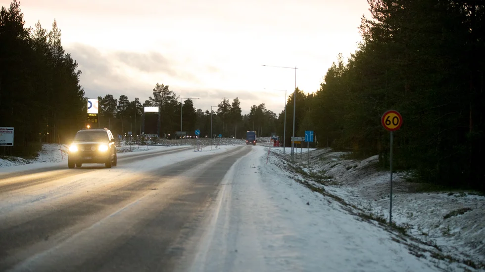 Här kommer en av de nya fartkamerorna på väg 506 att placeras, strax innan korsningen vid Pite havsbad.