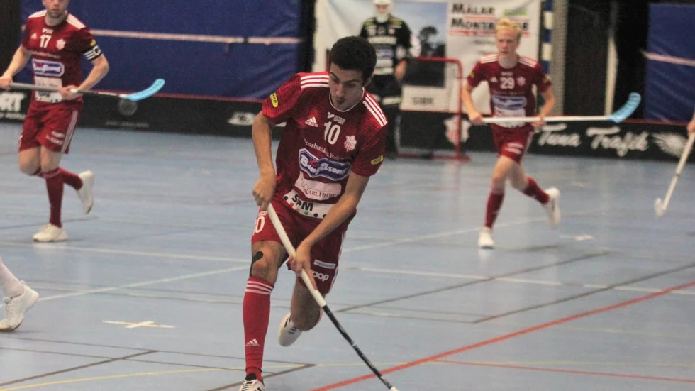 Ahmad Aldeebs Strängnäs är fast under strecket i den norra Allsvenskan.
