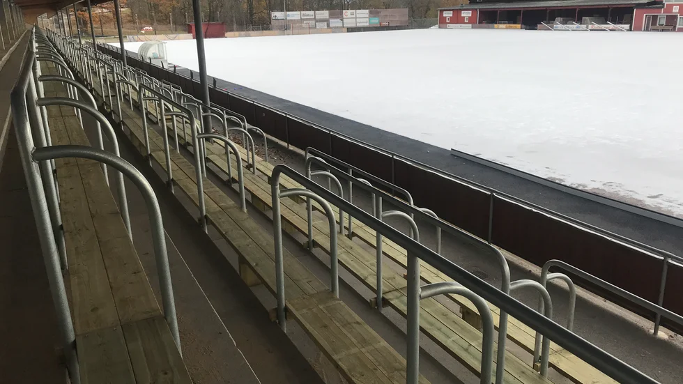 Publikstopp för svensk idrott. IFK Motalas borg K bygg arena får bara ta emot åtta personer från och med 24 november, i stort sett ett publikstopp. Men matcherna kan fortgå som tidigare.