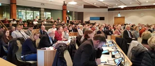 Alla politikernas möten ska ske på distans