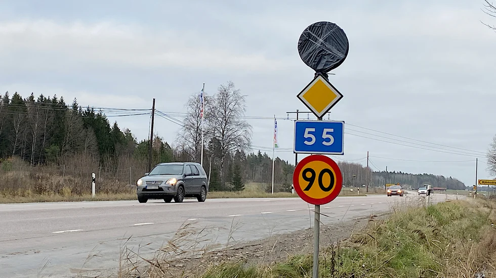 Väg 55 mellan Enköping och Litslena har numera en hastighetsgräns på 80 kilometer. Åtgärda de långsammaste delarna på 55:an, skriver Jakob Kilström.