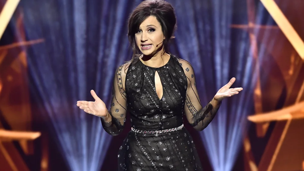 Petra Mede har smittats av corona och hoppar av "Bonusfamiljen". Arkivbild.