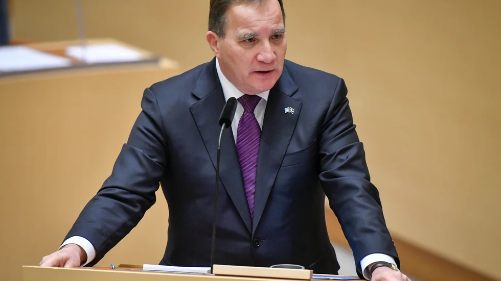 Statsminister Stefan Löfven (S) är inte beredd att lägga ned svensk minknäring på grund av coronasmittan.