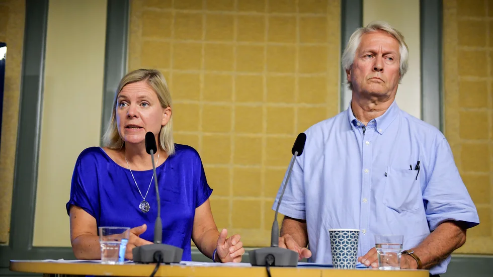 Per Molander har nu överlämnat sin jämlikhetsutredning till finansminister Magdalena Andersson.