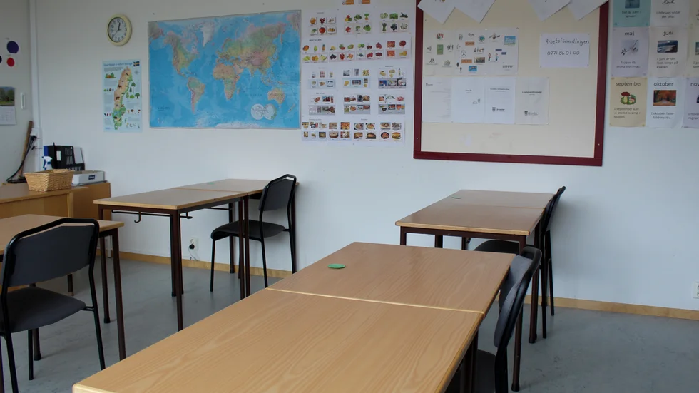 Det är orimligt att satsa mer på Campus och dra ner på verksamheten på Komvux, tycker skribenten och uppmanar politikerna att göra fler besök i verksamheten.