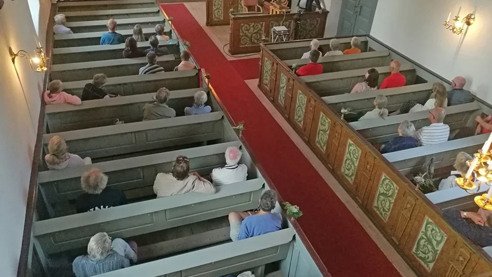 Närmare femtio personer kom till det uppskattade föredraget av Jakob Lindblad i Eksta kyrka.
