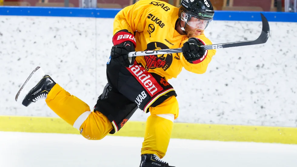 Linus Klasen gjorde sin första isträning med Luleå Hockey sedan återkomsten till klubben.