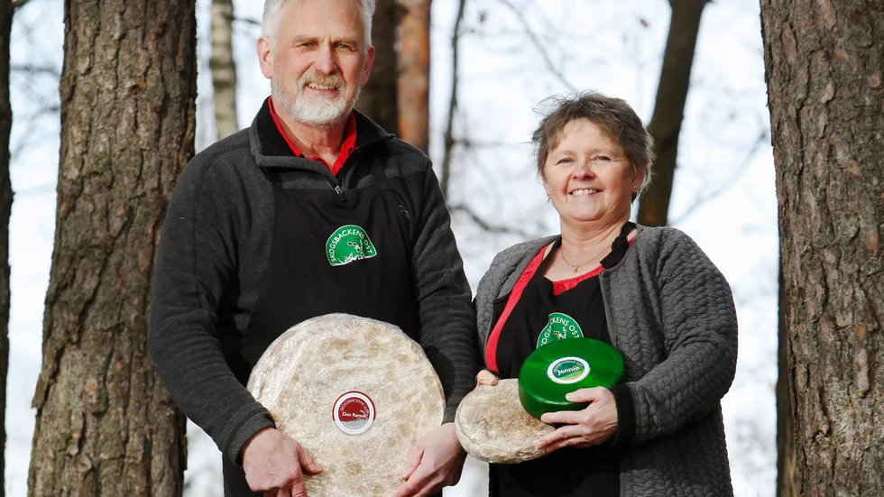 Ramon och Marih Jonsson, Skogsbackens ost, fick många besök under Rebusrundans första helg och väntar att det kommer lika många på söndag.