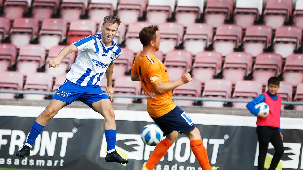 Adnan Cirak avslutar fotbollskarriären i Eskilstuna City för att i stället bli sportchef i division 3-klubben.
