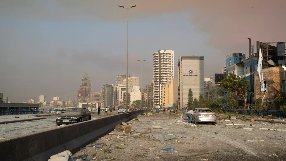 100 personer uppges ha avlidit och 4 000 personer ska ha skadats till följd av explosionen i Beirut, enligt SVT Nyheter. 