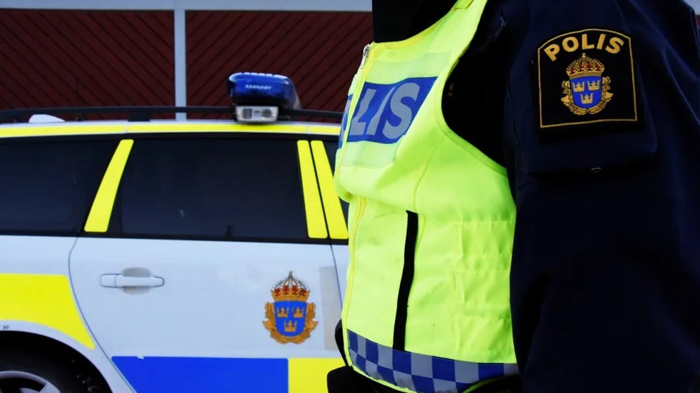 Utpressning. Det misstänks en 25-årig Finspångsbo för. Han sitter anhållen i Norrköping.
