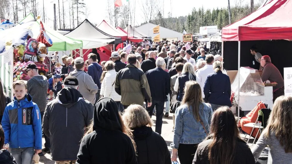 Med samverkan mellan Godegårds centralort och byarna runtomkring kan framtiden vara ljus, skriver Gunnar Johansson. Bilden är från Godegårds marknad.