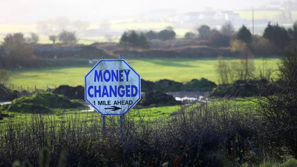 Gränsen mellan Irland och Nordirland riskerar att bli kontrollerad igen, vilket riskerar att öka spänningarna.