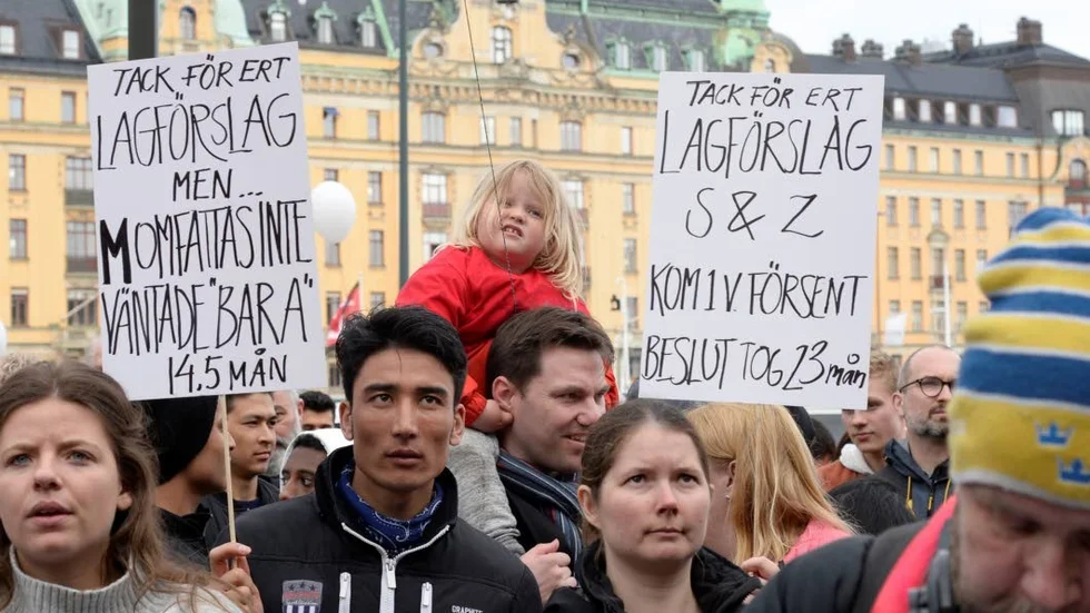 Antingen prioriteras barnets rättigheter fullt ut eller så fortsätter paradoxernas politik med hårdare migrationslagstiftning som strider direkt mot samma konvention, skriver Rädda Barnen i Västervik.
