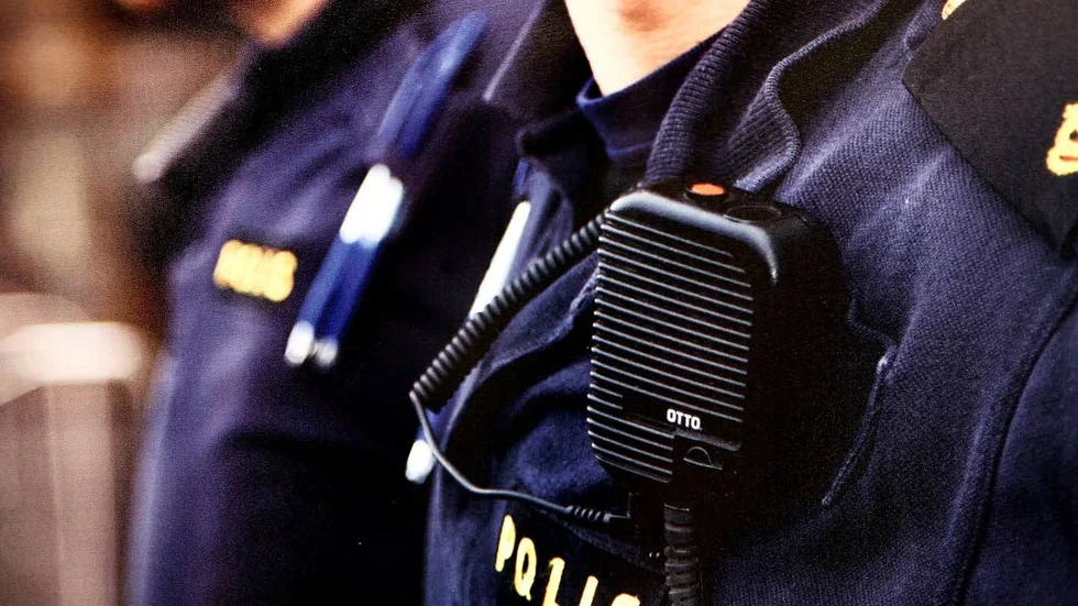 Den våldtäktsmisstänkta eleven  kan få sitta kvar i häktet då polisutredningen inte är klar.