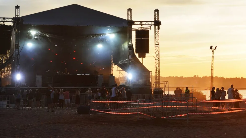 Under tidig söndagsmorgon upptäcktes stölden av elverket efter Löga Beach Party.