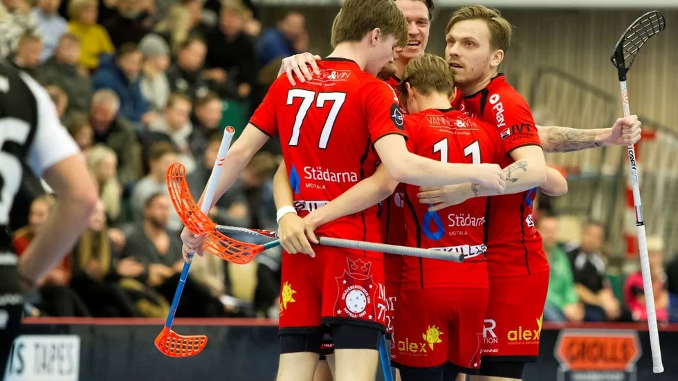 Vinner? Udda utmaningar är alltid intressanta. En innebandymatch mellan Solfjädern och IFK, kan den bli jämn? Knappast, eller? undrar Jens Bollius.