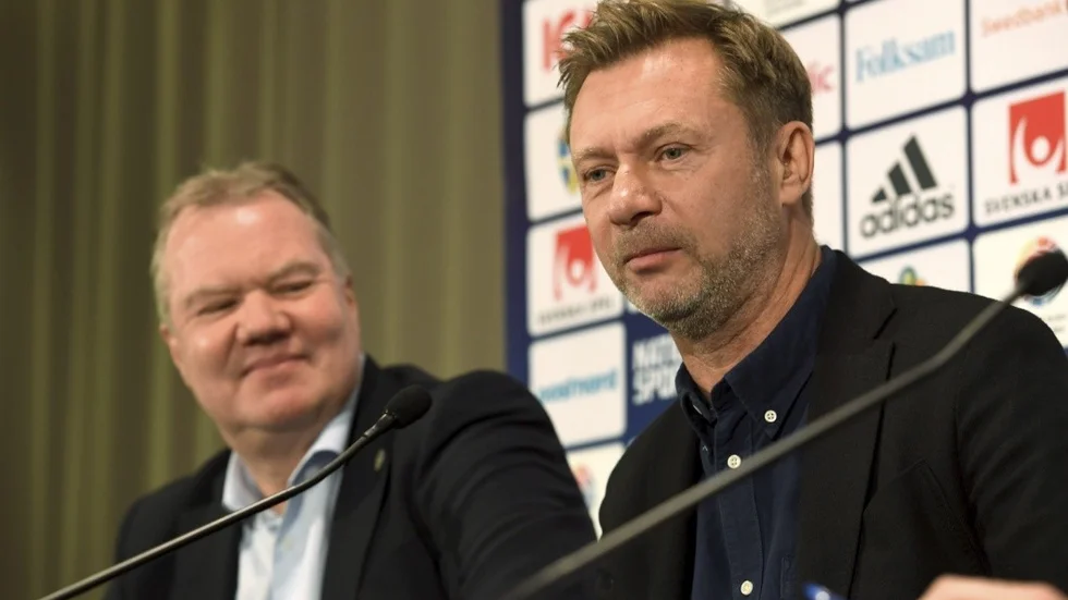 STOCKHOLM 20161129
Fotbollförbundets ordförande Karl Erik Nilsson presenterar  Peter Gerhardsson till ny förbundskapten för damlandslaget under en pressträff på Friends arena i Solna. Gerhardsson kommer närmast från ett tränaruppdrag i Häcken.
Foto: Jonas EKströmer / TT kod 10030