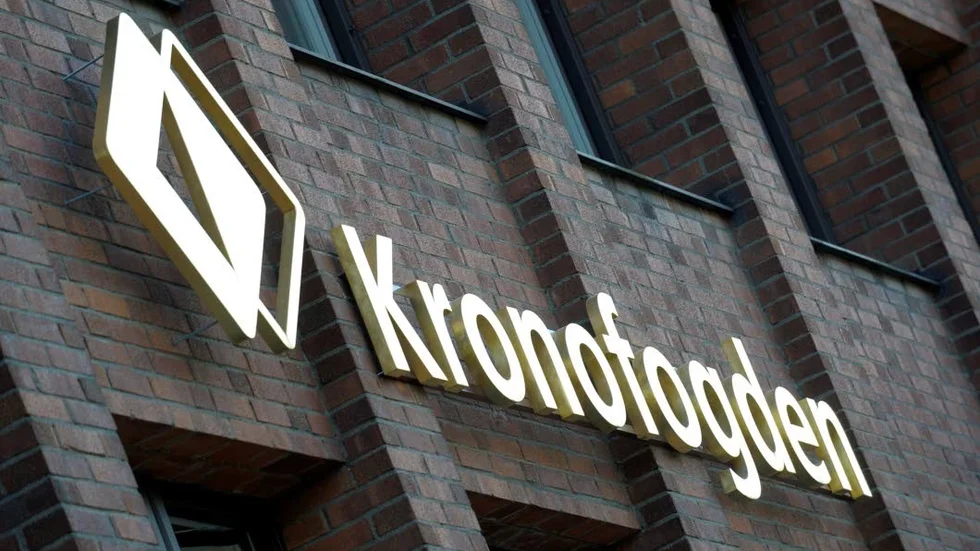 Kronofogden. Mer än en av 30 unga östgötar har skulder som lämnats hit.