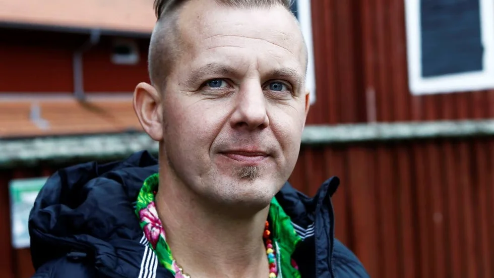 Erik Thulin vill kunna kombinera jobbet som polis med att skriva böcker.