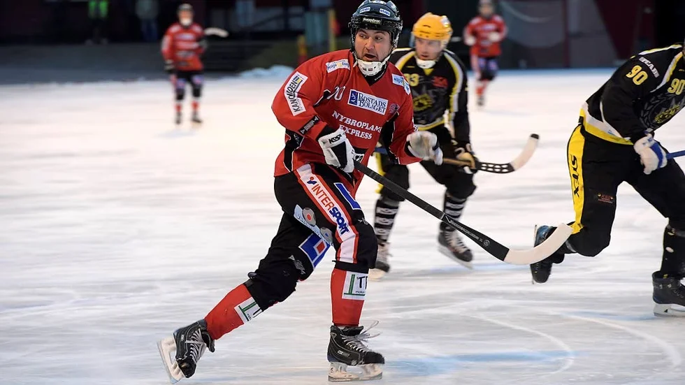 Tjust Bandys Maxim Pyanov levererade två mål och en assist i fredagens förlustmatch borta mot Målilla.
