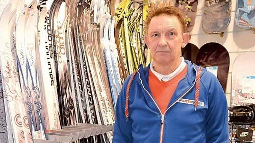 Ännu har inte Berth Johansson gett upp hoppet om skidförsäljningen. Det är fortfarande lång tid kvar av säsongen, berättar han.