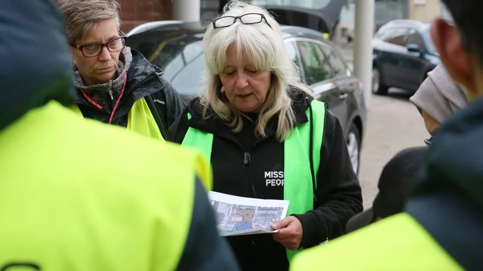 Anhöriga bad Missing People om hjälp i sökandet efter den försvunna kvinnan från Hultsfred. Nu bekräftar polisen att man ändrat rubriceringen från ett försvinnande till människorov.