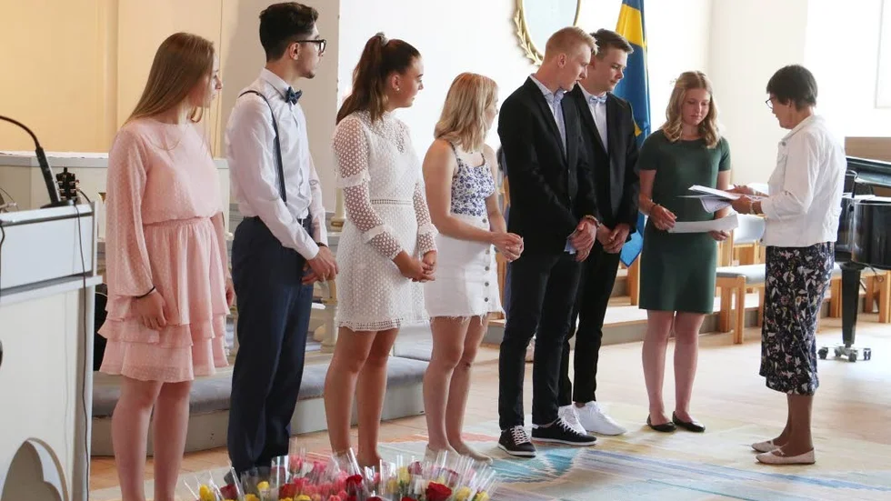 Lions Club i Virserum delade ut stipendier till Clara Wärnsberg, Sebastian Lindberg Emanuelsson, Adulrzak Al Kamel, Elsa Kullberg, Erik Liljegren, Loiva Bergsten och Tuva Swierenga.