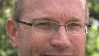 Magnus Olofsson, allmänläkare i Ödeshög som disputerat på resistenta bakterier.