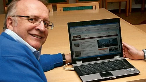 Kommunalrådet Micael Glennfalk (M) tycker attt 400 kronor per månad är småpengar för att få internetuppkoppling via det nya fibernätet.
