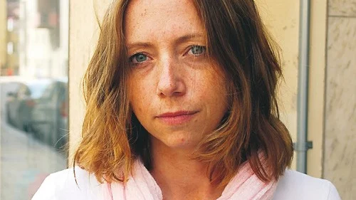 Sara Larsson (C), ordförande i Patientnämnden, ser att många patienter utsätts för onödig oro på grund av att deras remisser hanteras dåligt.