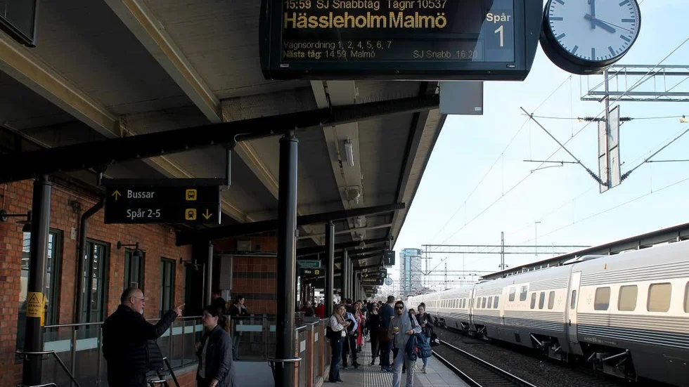 Misshandeln skedde på Resecentrum i Linköping, efter att den inledande dispyten inträffat på en krog i centrum.