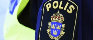 Naken man dansade som en fågel