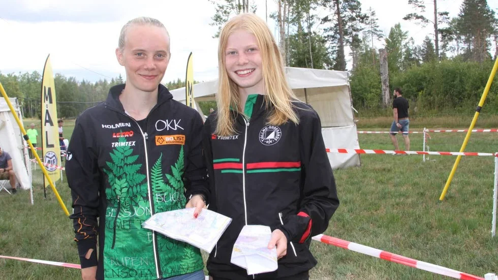 Fightas i O-ligans topp,  Kerstin Ljungemyr och Alva Svensk.