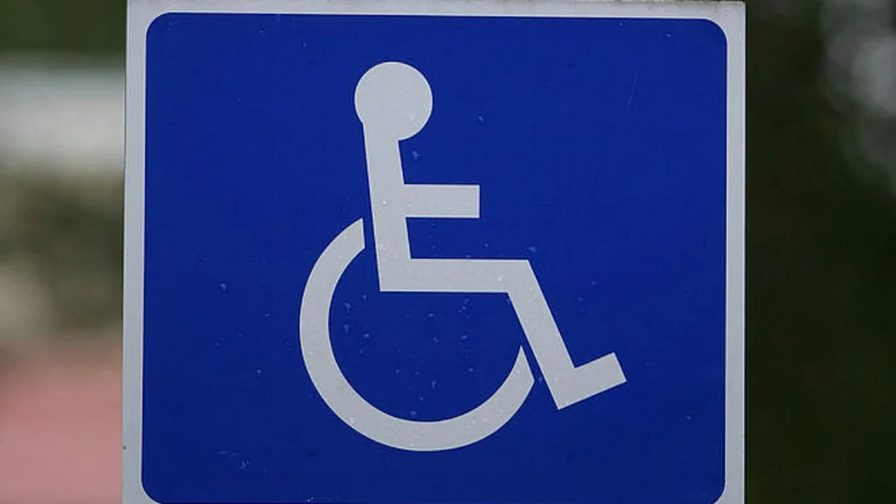 "Nog får det bli lite skärpning på parkeringsplatserna här i Älvsbyn. Lite folkvett får jag lov att efterlysa", skriver insändarskribenten med anledning av missbruk av handikapplatserna. (Arkivbild)