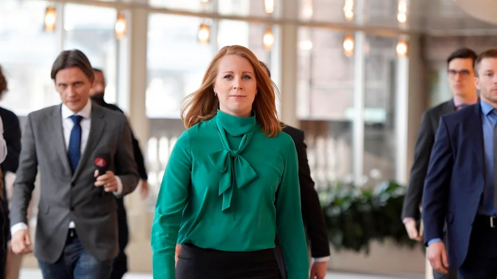 Centerpartiet bör inte tumma på sitt krav att avskaffa Arbetsförmedlingen, oavsett vilken regeringsuppgörelse som kan komma till stånd. En dyr, dålig och statlig förmedling är det sista som Sverige behöver i den stundande lågkonjunkturen.