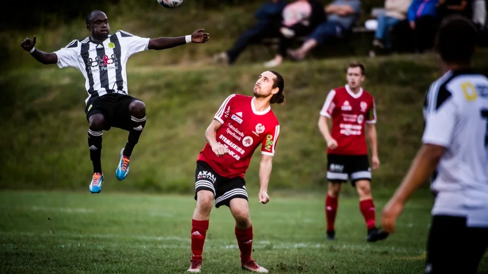 Efter många säsonger i Runtuna kan Simon Söderman blicka fram mot spel i klubben allt en gång började i. Division 4-nykomlingen IFK Nyköping närmare bestämt, som därmed är i land med sitt första nyförvärv.