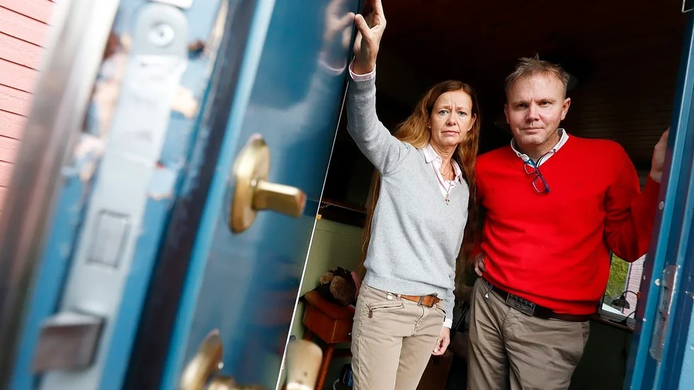 När Margit Urtegård och Pontus Wennerberg kom hem till villan i Ulvhäll på fredagskvällen var ytterdörren uppbruten.
