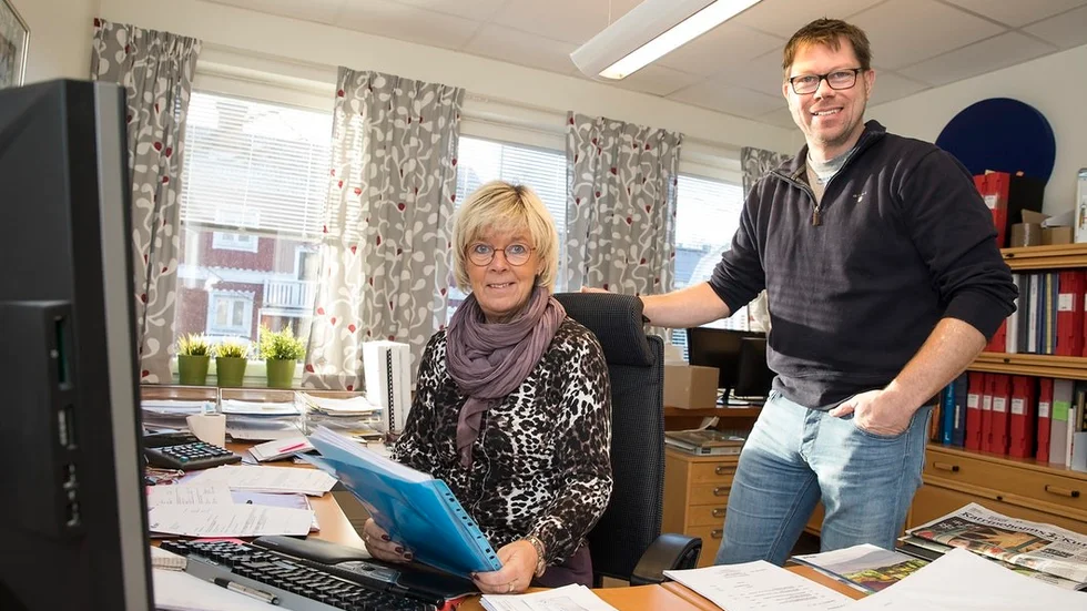 Andreas Svedberg äger Oppunda kraftkonsult och Maria Skagerström är administratör på företaget.