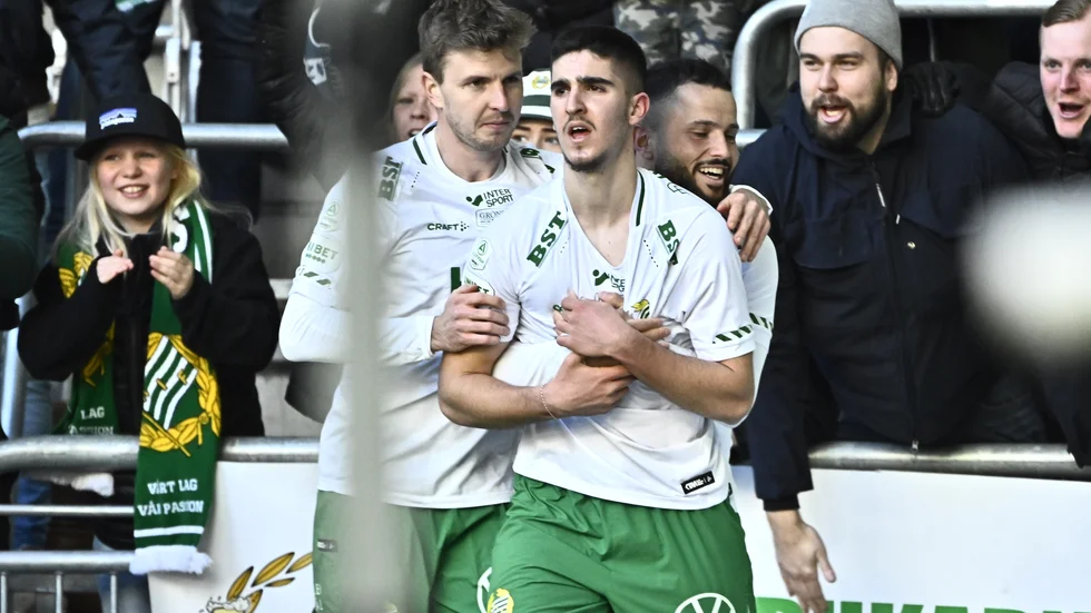 Mayckel Lahdo firar sitt första mål i allsvenskan. Nu lämnar han Hammarby. Arkivbild.