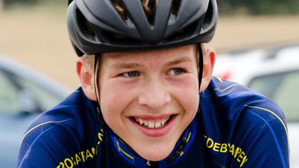 Trosabygdens Hjalmar Klyver visade att han är snabb i spurten och vann guld när SM avgjordes på Sveriges enda velodrom som ligger i Falun!