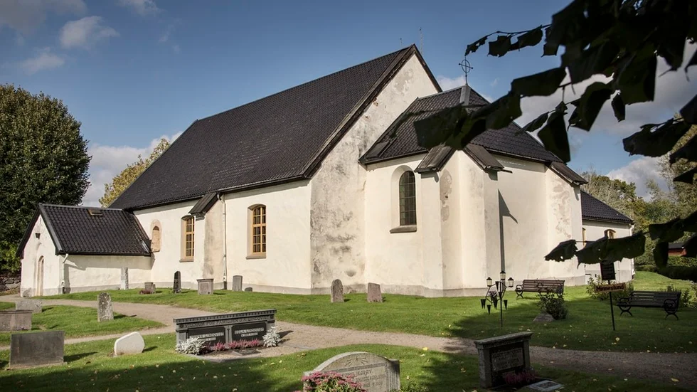 Helgesta kyrka utanför Sparreholm får ett renoveringstillskott om två miljoner kronor.