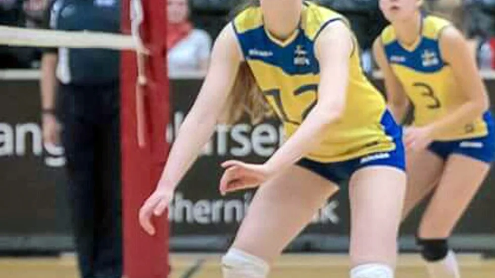 Hedda Broberg, som startade volleybollkarriären i IFK Nyköping, har tidigare funnits med i U17-landslagssammanhang och är nu uttagen till första gruppspelet i U19-EM.